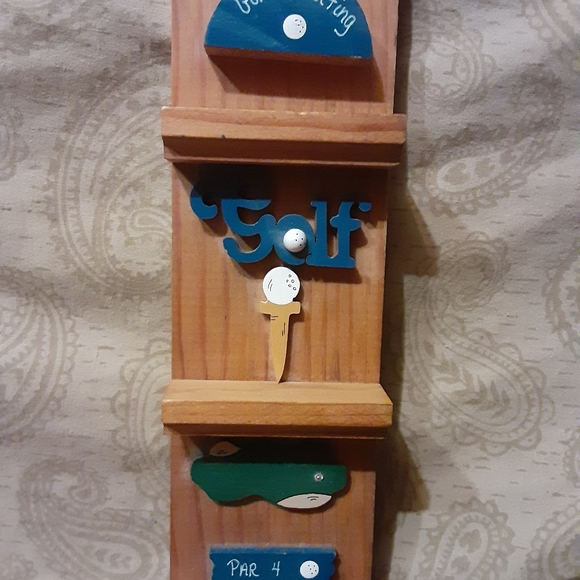 Golf Enthusiasts Decorative Solid Wood Wall Display. - Picture 3 of 7